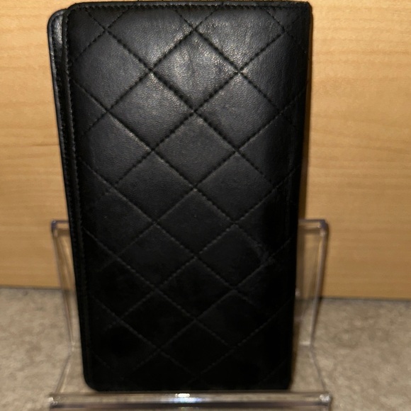 CHANEL Black Quilted Leather Wallet - Picture 6 of 16